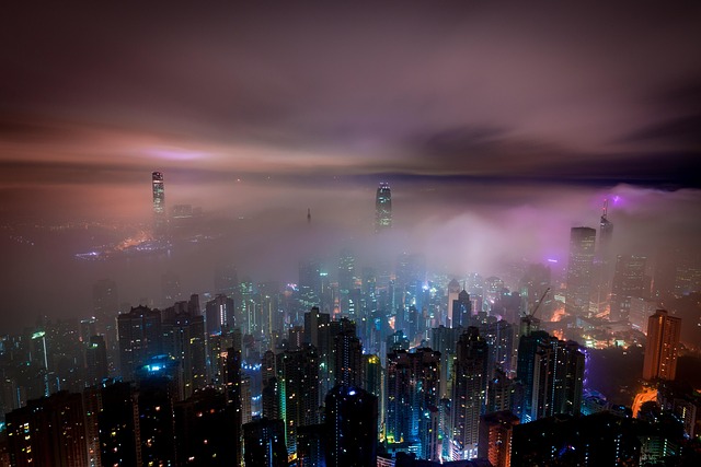 跑馬地賽馬數據報告：練馬師騎師排位策略分析